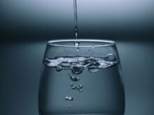 Quantos litros de água devemos beber por dia? O guia definitivo da hidratação