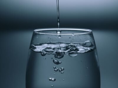 Quantos litros de água devemos beber por dia? O guia definitivo da hidratação