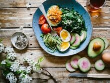 Alimentos anti-inflamatórios: a lista completa para combater a inflamação crônica