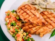 Frango grelhado com legumes assados: receita simples, saudável e cheia de sabor