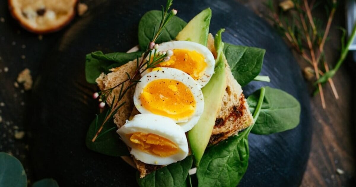 Quantas calorias tem um ovo? Tudo sobre o valor nutricional do alimento mais completo do mundo