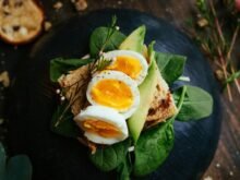 Quantas calorias tem um ovo? Tudo sobre o valor nutricional do alimento mais completo do mundo